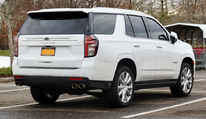 Chevrolet Tahoe - 2