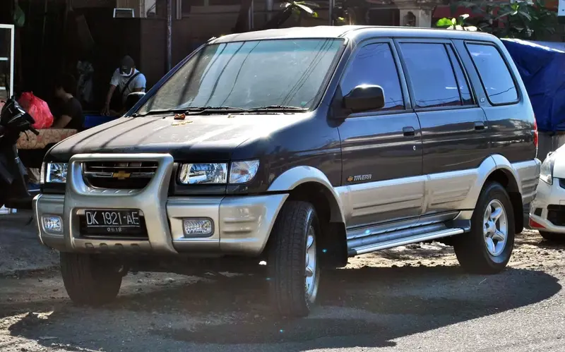 Chevrolet Tavera - 3