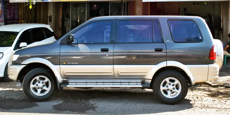 Chevrolet Tavera - 4