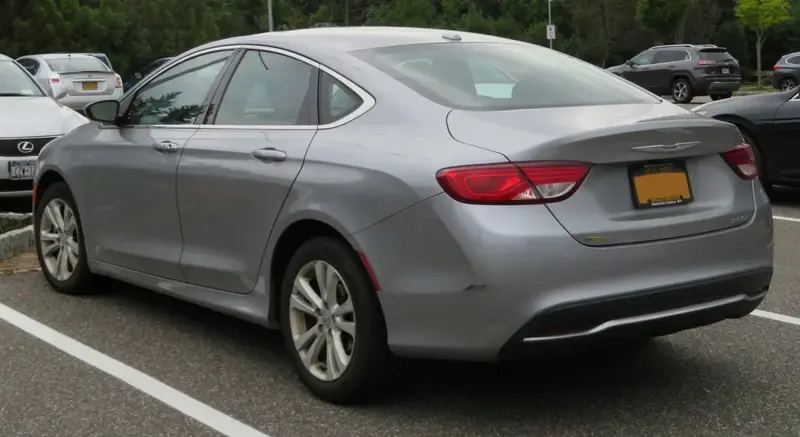 Chrysler 200 - 4