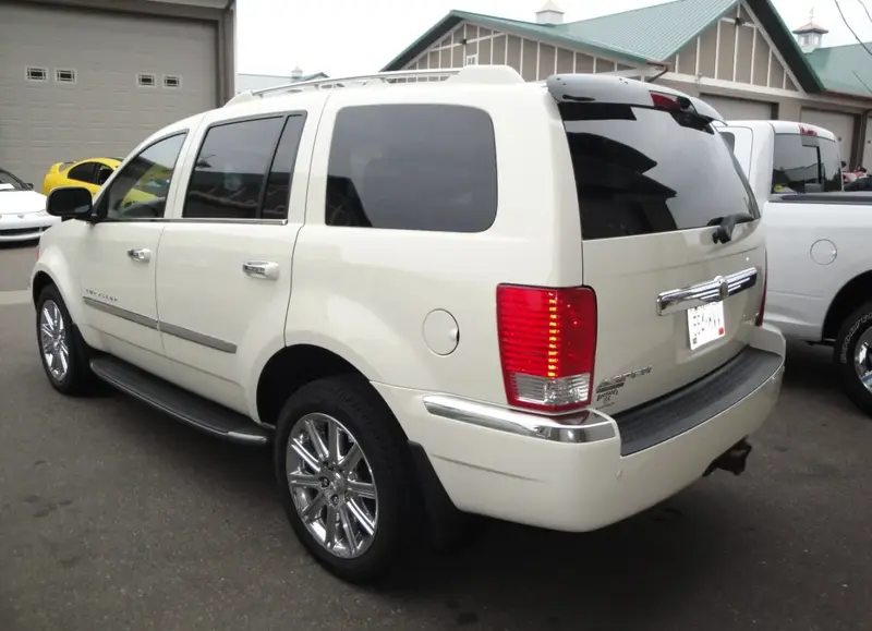 Chrysler Aspen Aspen 4.7 i V8 16V (235 bg) Automatic - görsel 2
