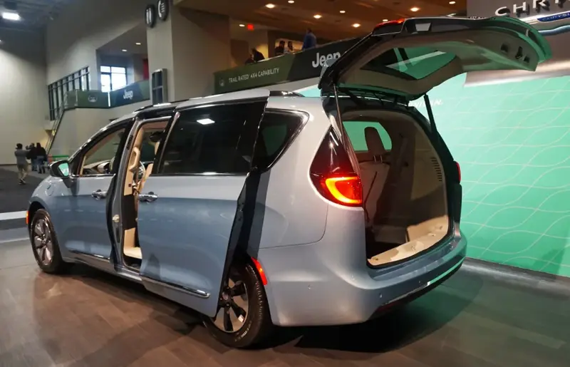 Chrysler Pacifica (minivan) Pacifica 3.6 V6 (264 bg) Plug-in Hybrid CVT - görsel 6