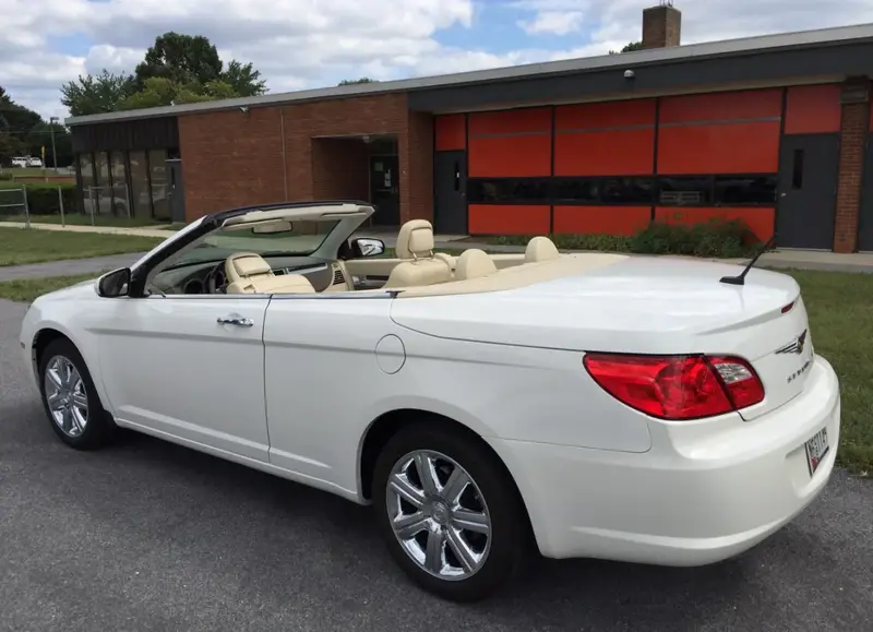 Chrysler Sebring - 4