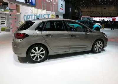 Citroen C4 C4 II Hatchback (Phase II, 2015)