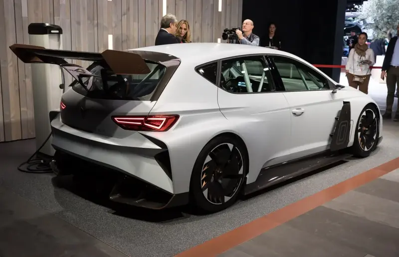 Cupra TCR TCR 2.0 TSI (350 bg) SEQ - görsel 2