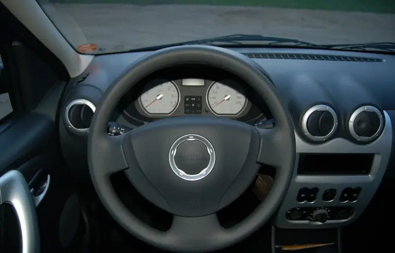 Dacia Logan - 5