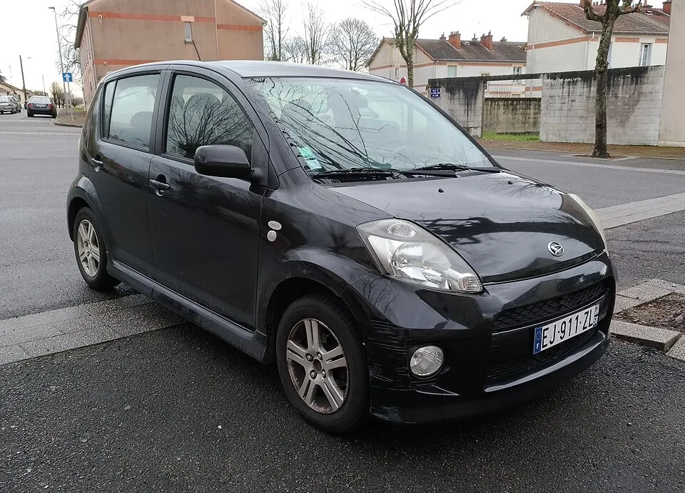 Daihatsu Sirion Sirion (M2)