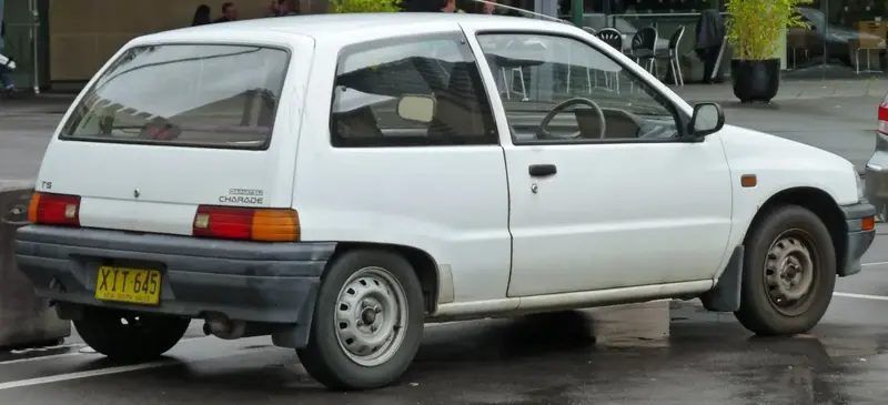 Daihatsu Charade - 2