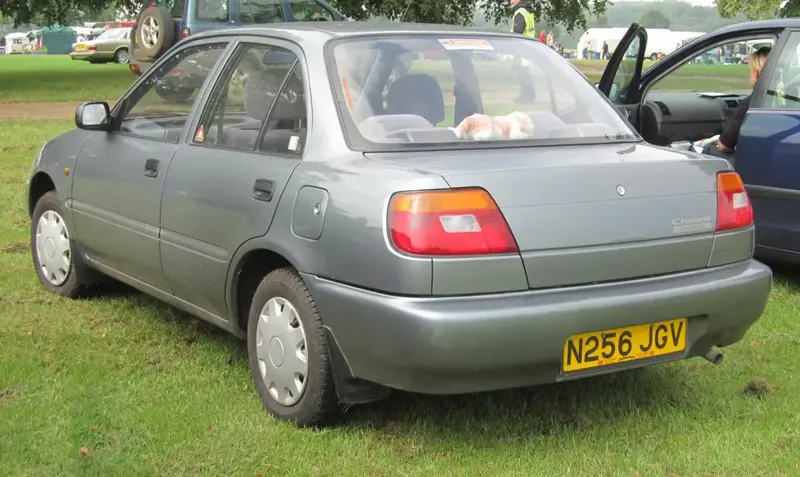Daihatsu Charade - 2