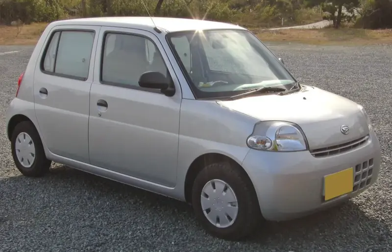 Daihatsu Esse Esse (J)