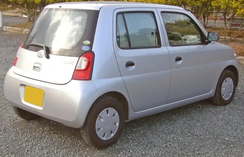 Daihatsu Esse - 2
