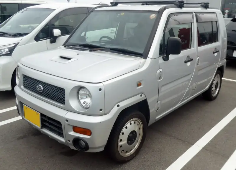 Daihatsu Naked - 5