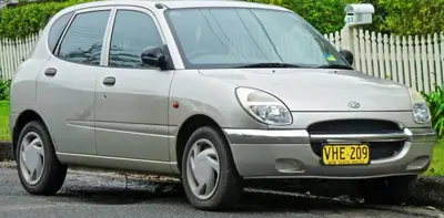 Daihatsu Storia Storia (M1)