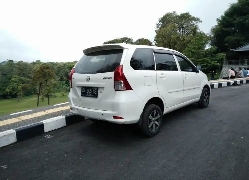 Daihatsu Xenia - 5