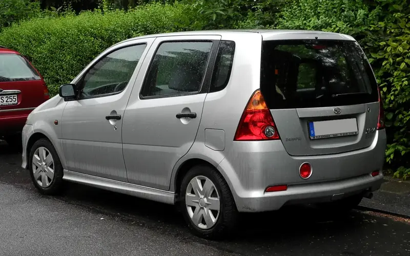 Daihatsu YRV - 2