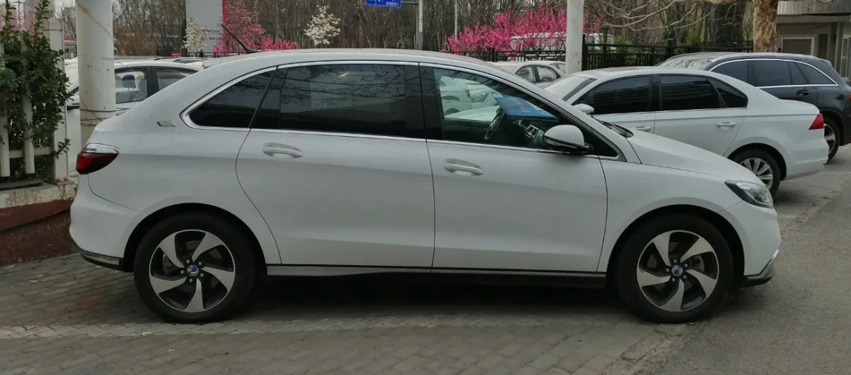 Denza EV/500 500 70 kWh (184 bg) Electric - görsel 4