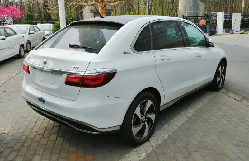 Denza EV/500 EV 62 kWh (117 bg) Electric - görsel 2