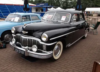 DeSoto Custom Custom 4-Door Sedan (Second Series)