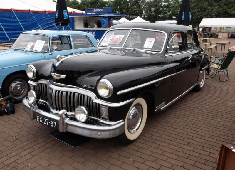 DeSoto Custom Custom 4-Door Sedan (Second Series)