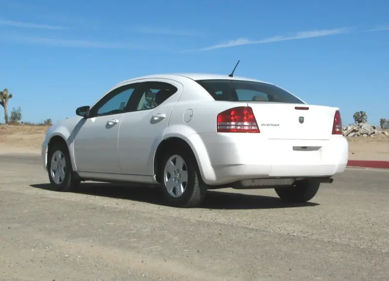 Dodge Avenger - 2