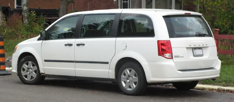 Dodge Caravan - 4