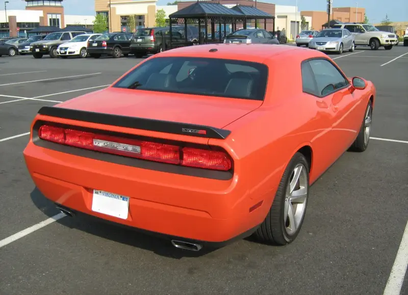 Dodge Challenger - 2