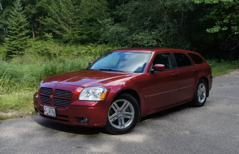 Dodge Magnum - 4