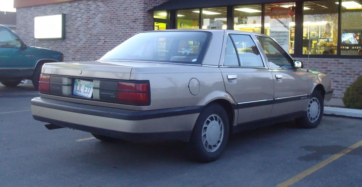 Dodge Monaco Monaco 3.0 i V6 (152 bg) - görsel 2
