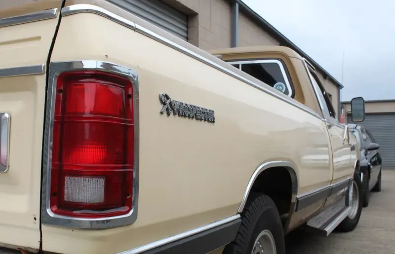 Dodge RAM Ram 250 Conventional Cab Long D250 5.2 V8 (170 bg) - görsel 4