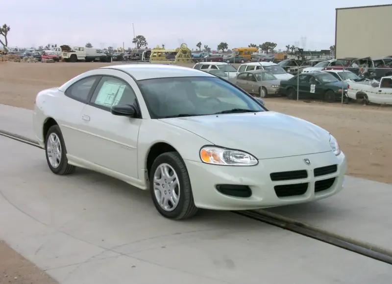 Dodge Stratus - 2
