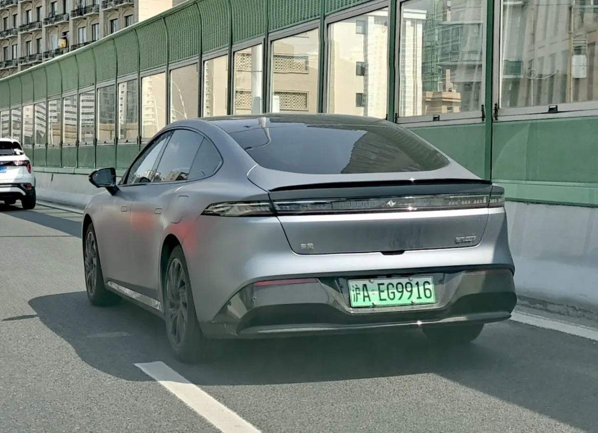 DongFeng e pi 007 e pi 007 70.26 kWh (544 bg) Electric 4WD - görsel 5