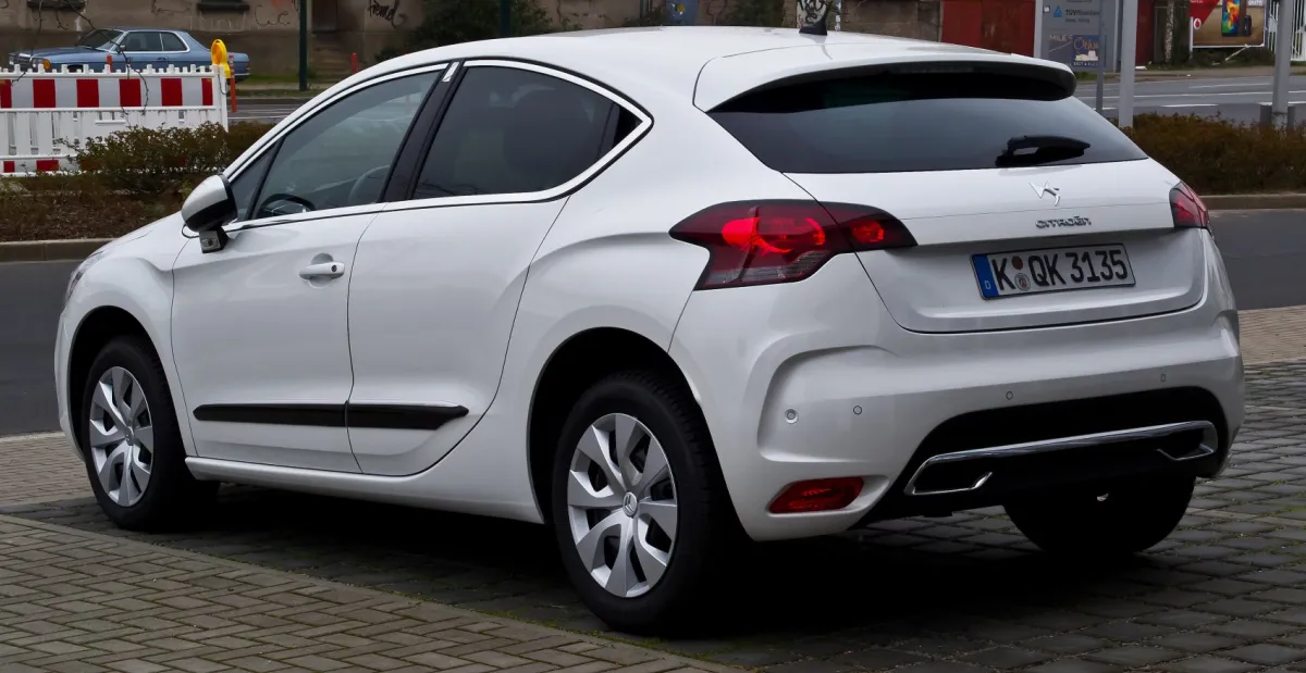 DS 4