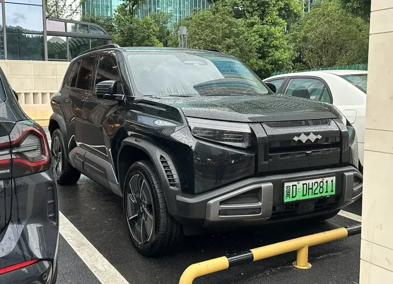 Fangchengbao Tai 3 - 6
