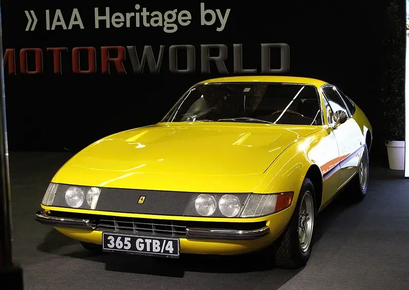 Ferrari 365 365 GTB4 (Daytona)