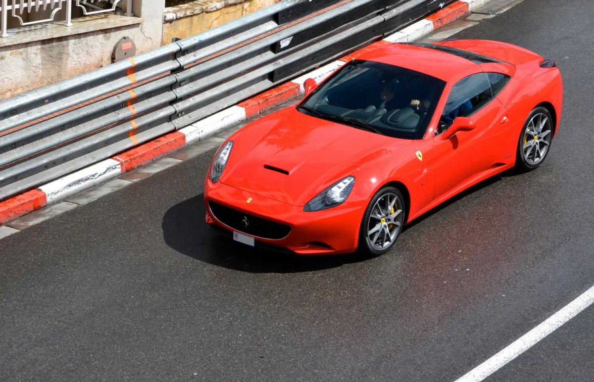 Ferrari - 12