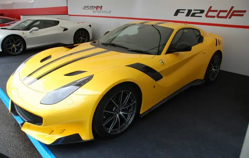Ferrari F12 - 5