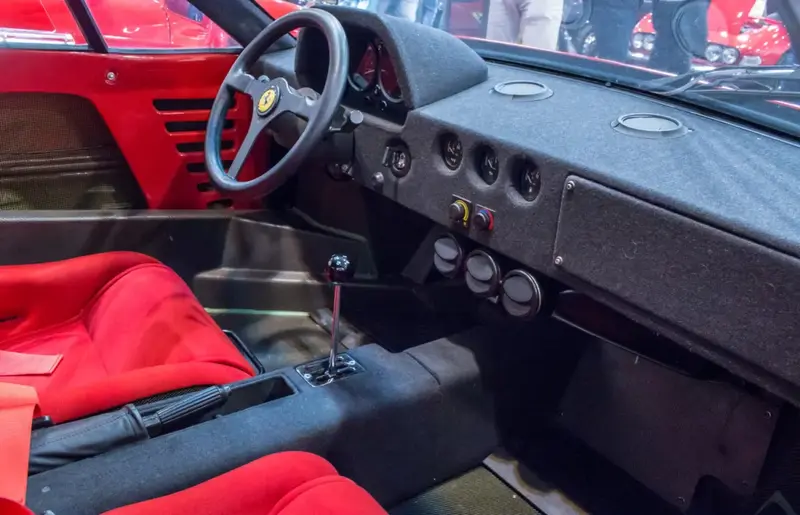 Ferrari F40 - 5