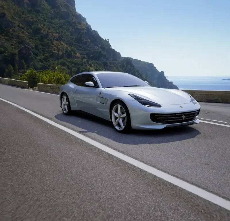 Ferrari GTC4Lusso - 5