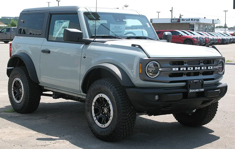 Ford Bronco Bronco VI Two-door