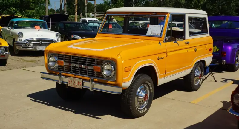 Ford Bronco - 2