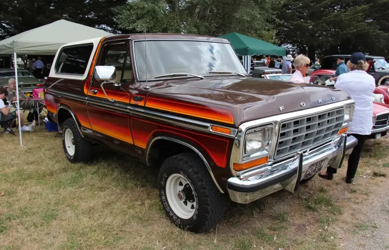 Ford Bronco - 3