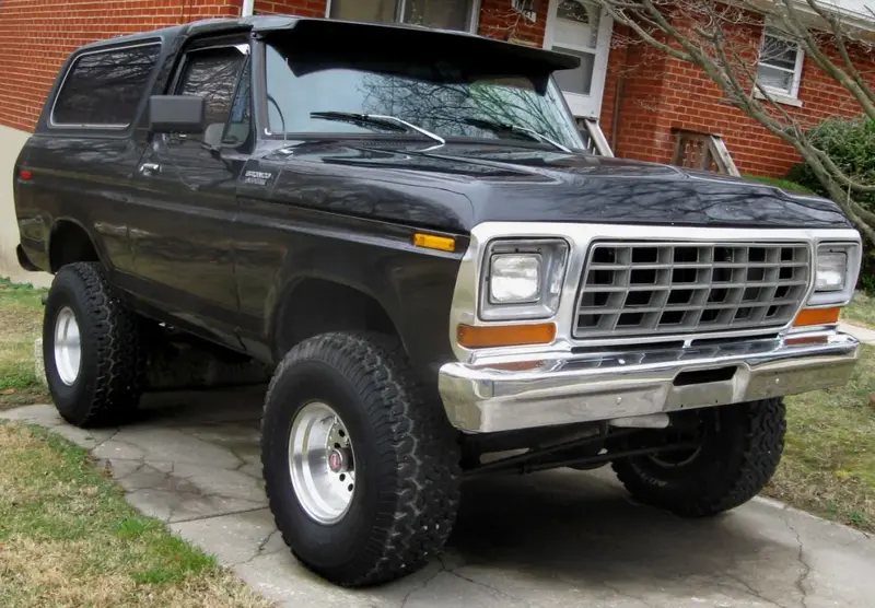 Ford Bronco - 4