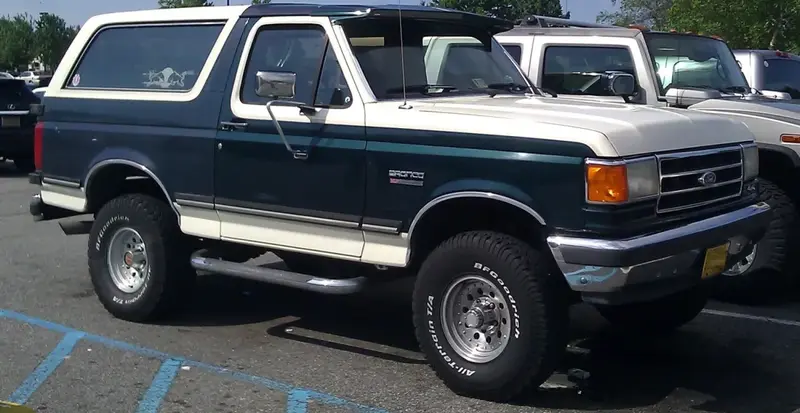 Ford Bronco - 2