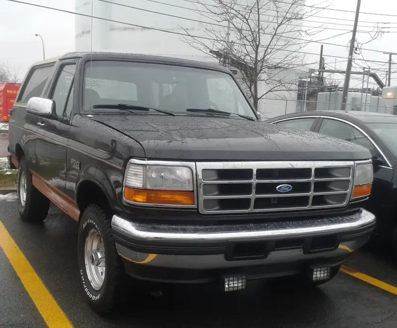 Ford Bronco - 3