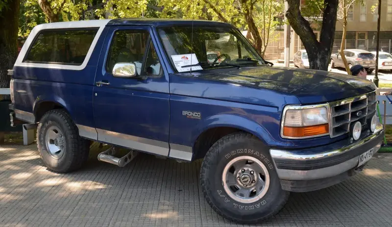 Ford Bronco - 4