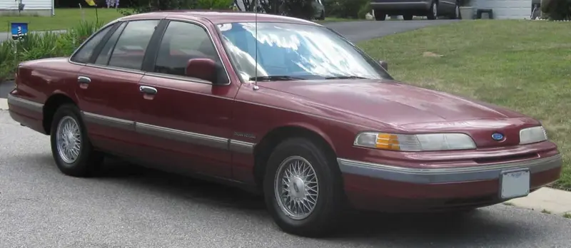 Ford Crown Victoria Crown Victoria II