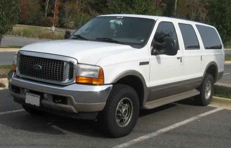 Ford Excursion - 3