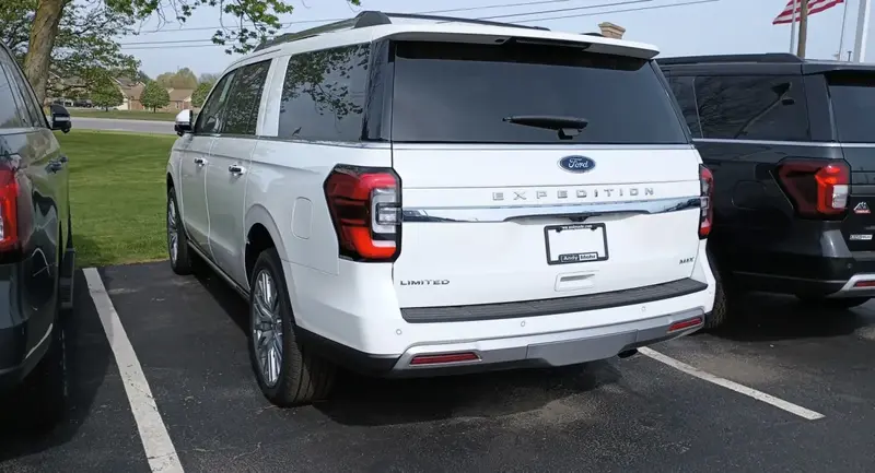 Ford Expedition - 4