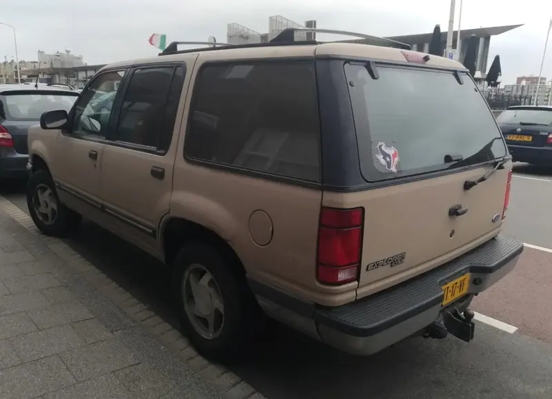 Ford Explorer - 2
