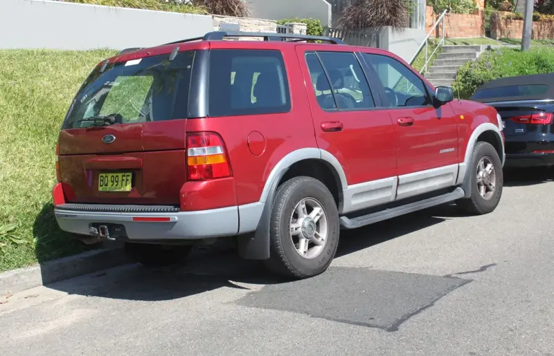 Ford Explorer - 4